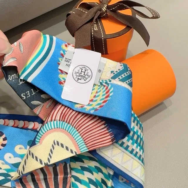 Hermès নীল-কমলা প্রিন্টেড নৌ-অনুপ্রাণিত মোটিফ সিল্ক স্কার্ফ 6