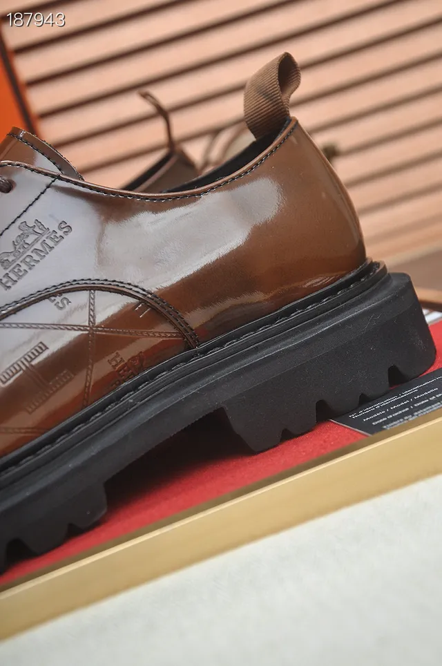 Hermès বাদামি কালো পলিশ্ড লেদার ডায়মন্ড-কুইল্টেড এমবসিং অক্সফোর্ড জুতো 4