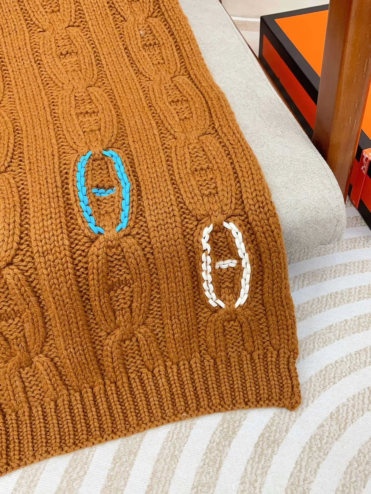 Hermès Écharpe Tricotée à Cable Marron Bleu Motif Chaîne-Link Cachemire 8