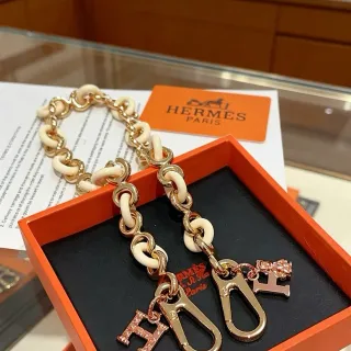 Hermès Chaine d'Ancre 米色金 树脂-金属链 Pavé 水晶 'H' 魅力手链