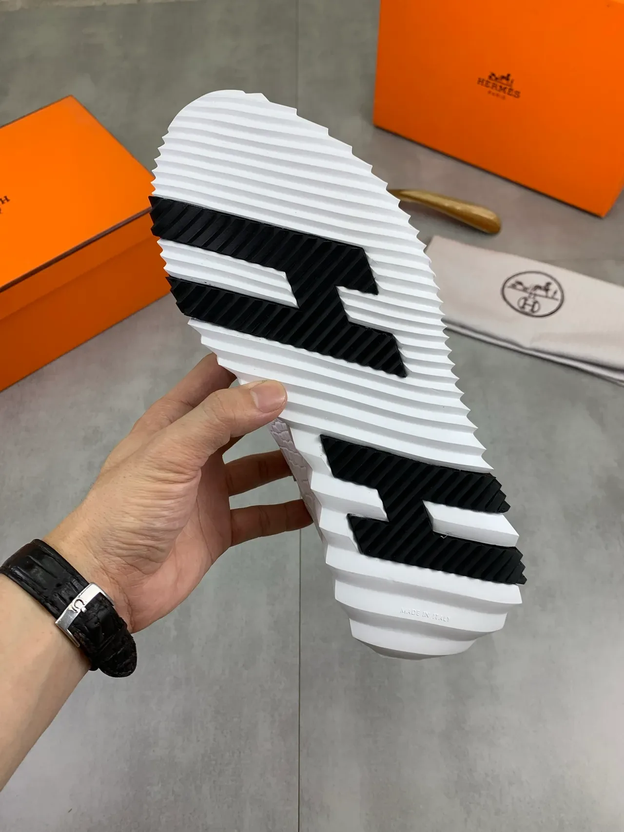 Hermès Sneaker Lifestyle Blanco Croc-Embossed 3