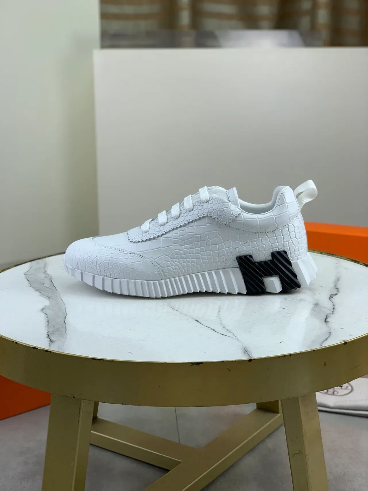 Hermès Sneaker Lifestyle Blanco Croc-Embossed 5