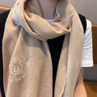 Hermès লোগো কাড়াই বেইজ ক্যাশমিয়ার স্কার্ফ