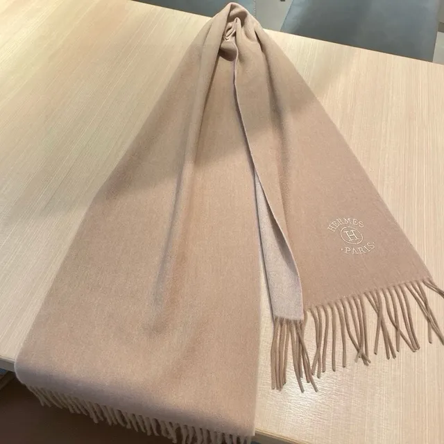 Hermès Logo Bordado Bege Cachemira Cachecol 2