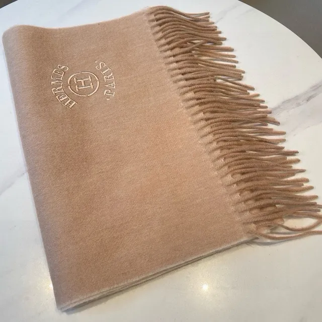 Hermès Logo Bordado Bege Cachemira Cachecol 7