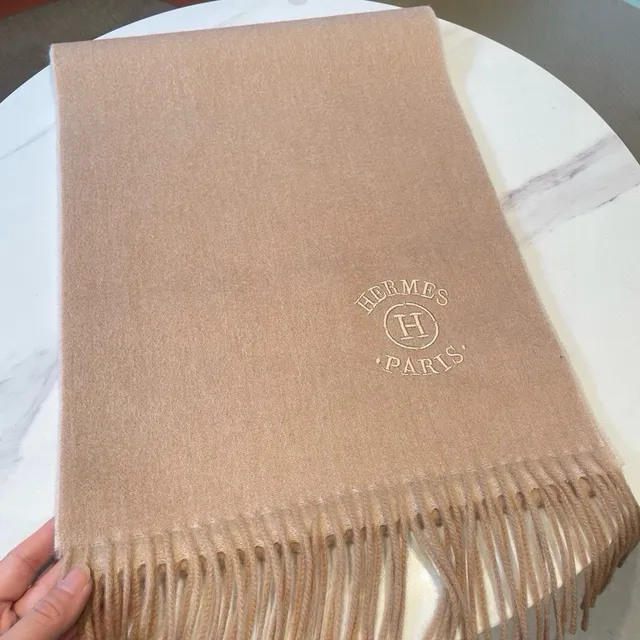 Hermès Logo Bordado Bege Cachemira Cachecol 8