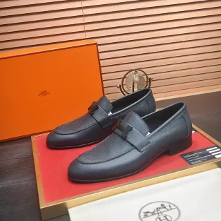 Hermès H-Buckle 深灰色粒面皮革乐福鞋