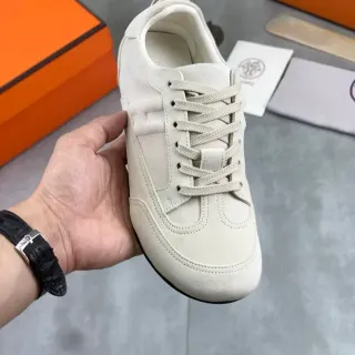 Hermès Off-White সুয়েড লো-টপ লাইফস্টাইল স্নিকার