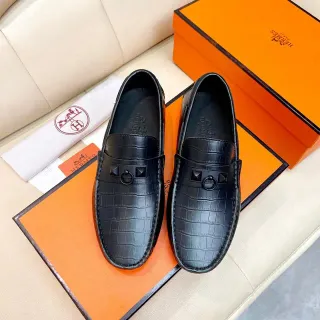 Hermès Oran 黑色鳄鱼纹皮革乐福鞋