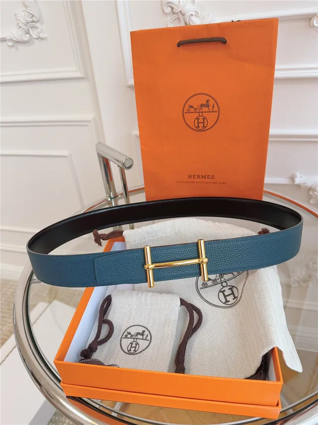 Hermès Oran Cinturón de Cuero Azul y Oro Hebilla T-Bar Pebblada 24
