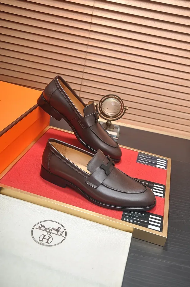 Hermès Oran Mocassins de Couro Marrom Escuro com Fivela H 4