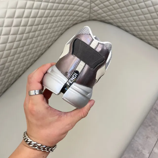 Hermès Oran iridiscente mauve tênis lifestyle 3