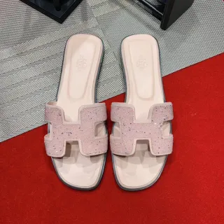 Hermès Oran شرائح لامعة وردية مسطحة
