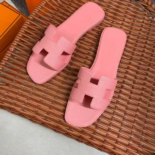 Hermès Oran Slide Sandálias de Couro Texturizado Rosa
