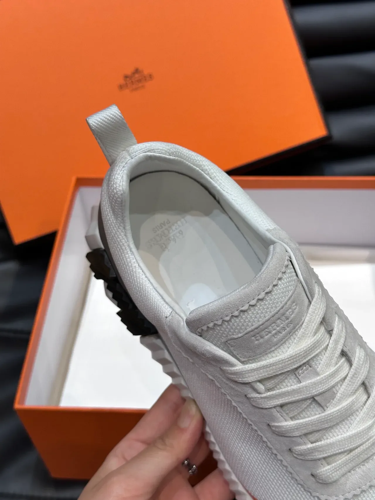 Hermès Oran Sneaker Blanco Naranja Gris Negro Lifestyle Sneakers 4