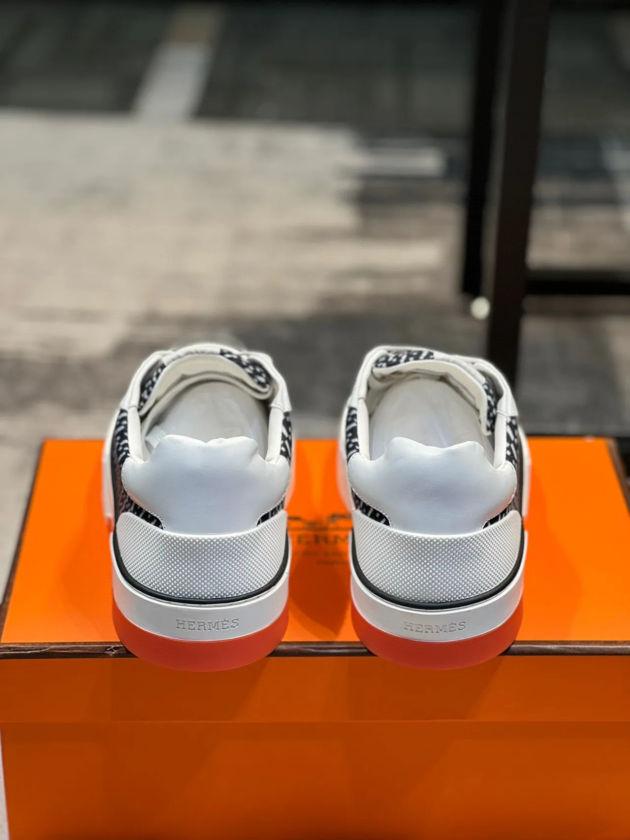 Hermès 黑白几何图案生活方式运动鞋 2