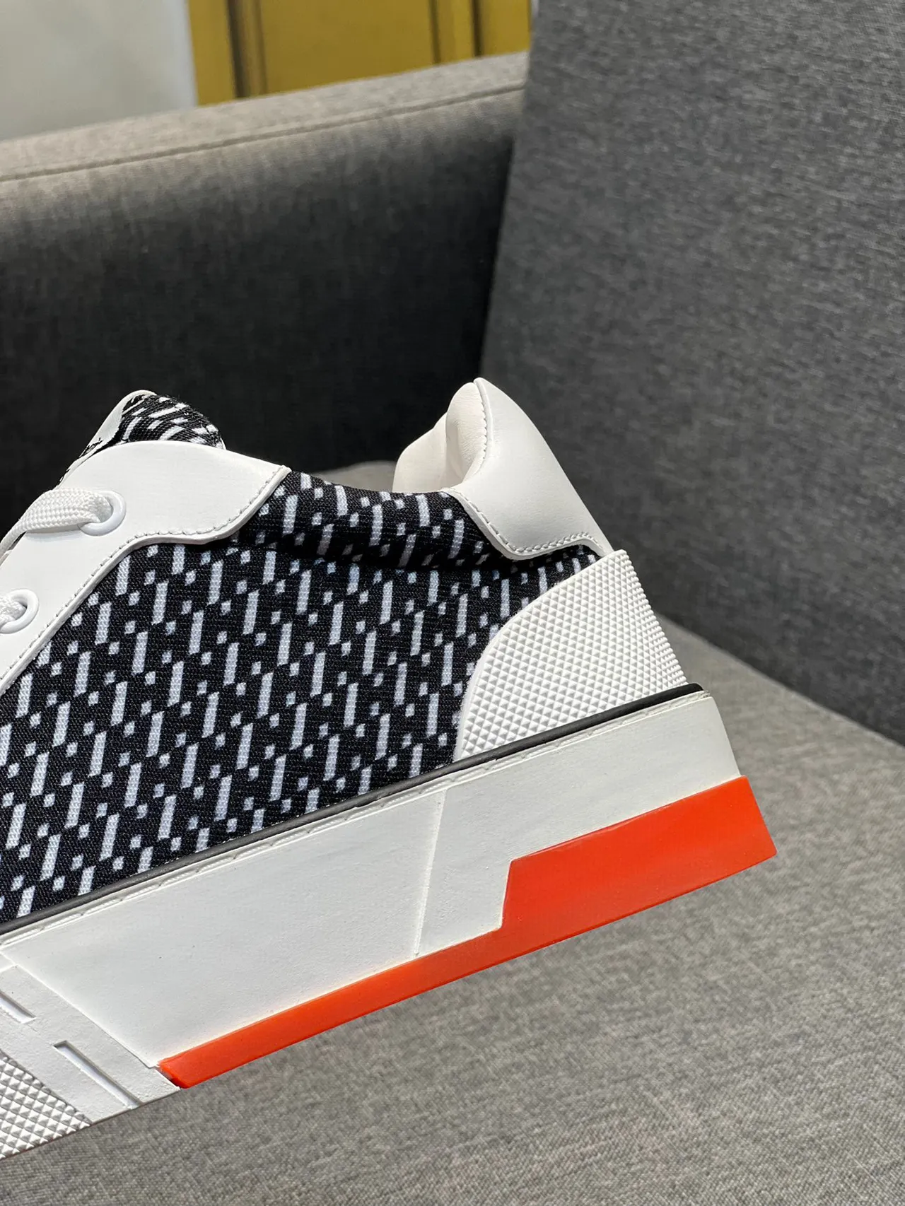 Hermès 黑白几何图案生活方式运动鞋 8
