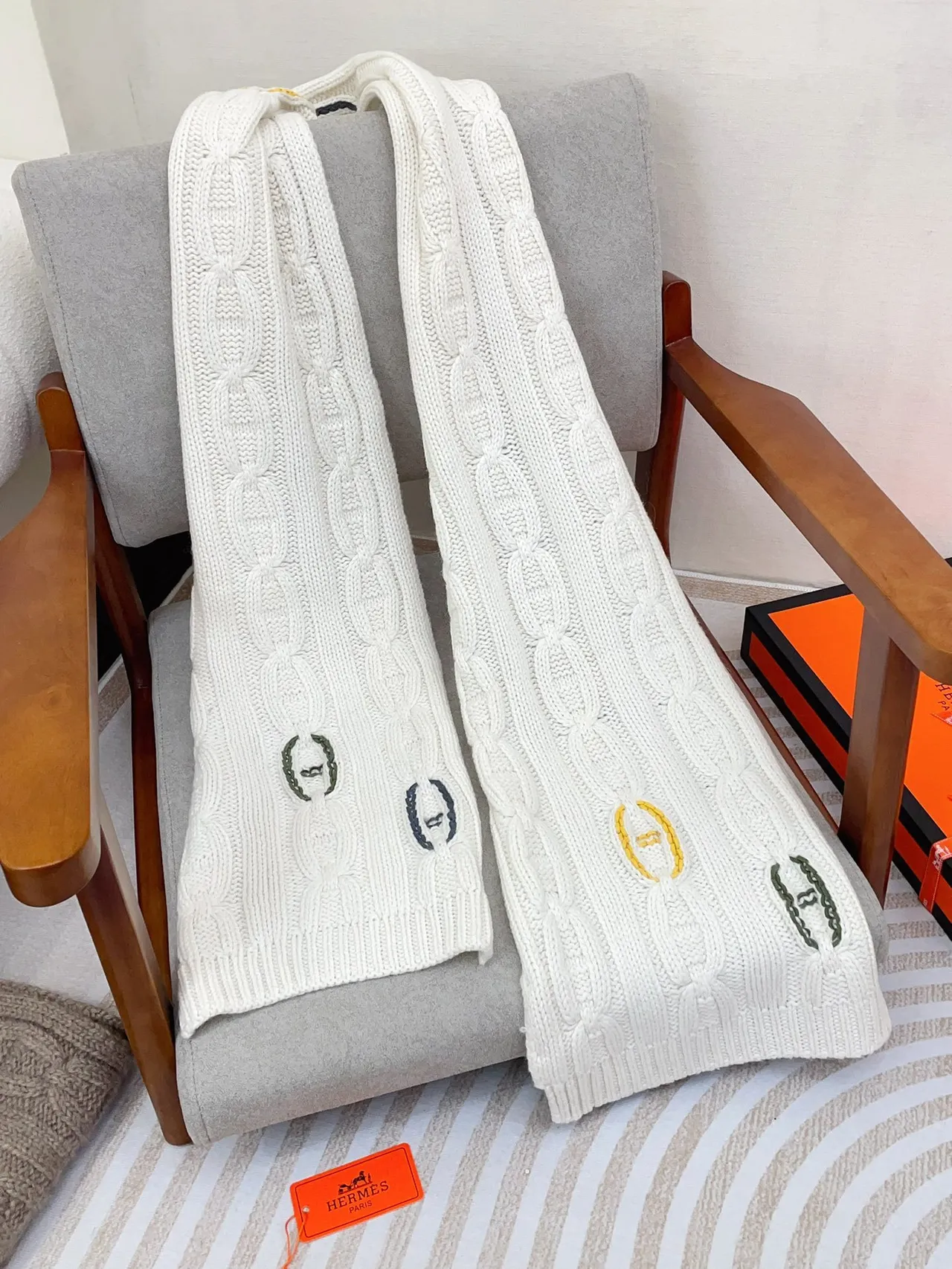 Hermès Blanco Dorado Cable-Knit Bordado H-Link Motivos Bufanda de Cachemira 7