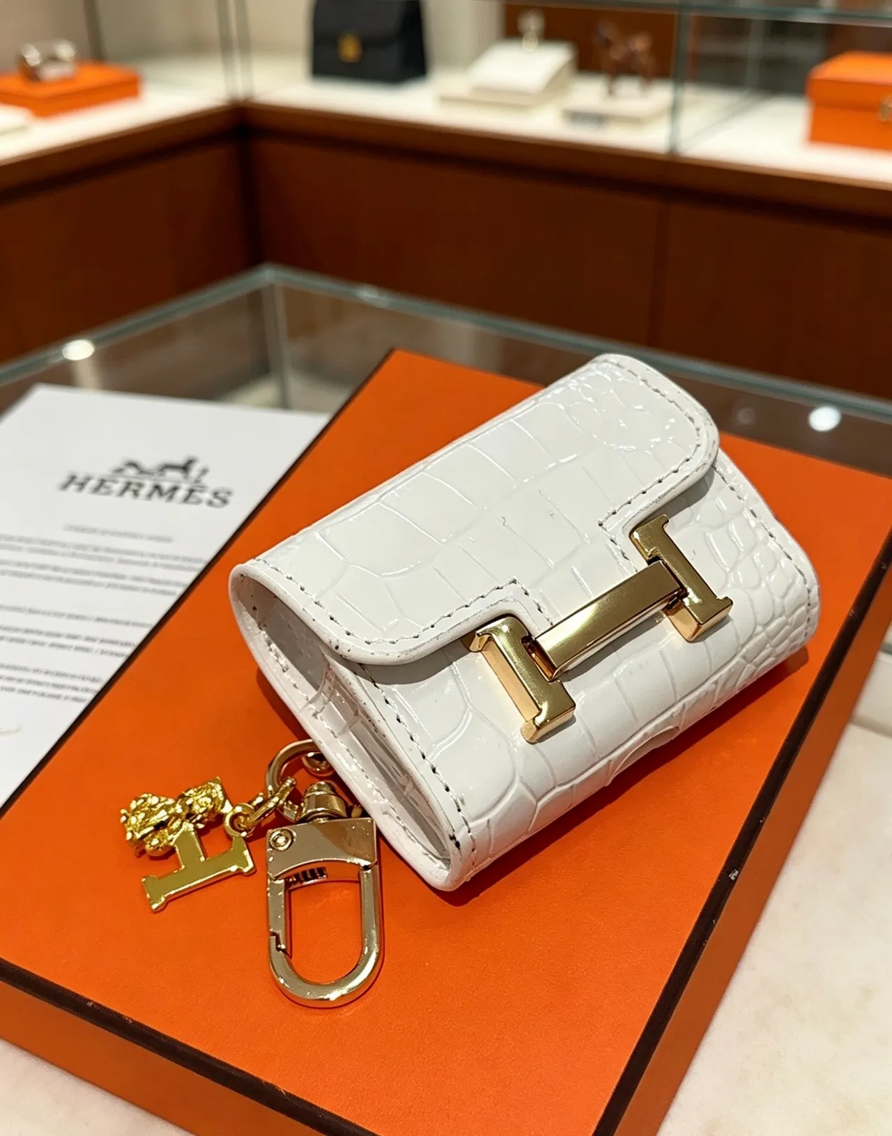 Hermès White Gold Crocodile-Embossed Leather H-Shaped Clasp Coin Purse 4