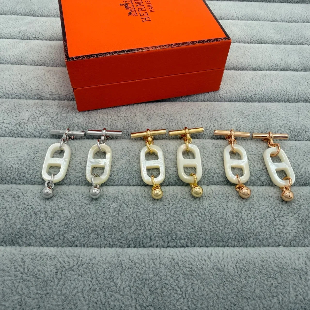 Hermès White Gold Toggle-Closure Mother-of-Pearl Oval Links Earrings 5