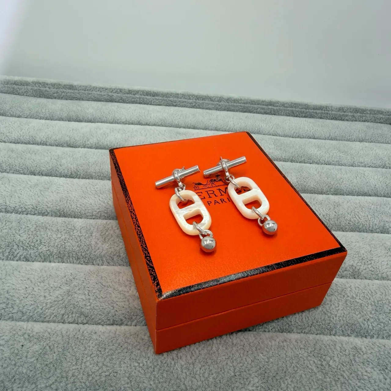 Hermès White Gold Toggle-Closure Mother-of-Pearl Oval Links Earrings 6
