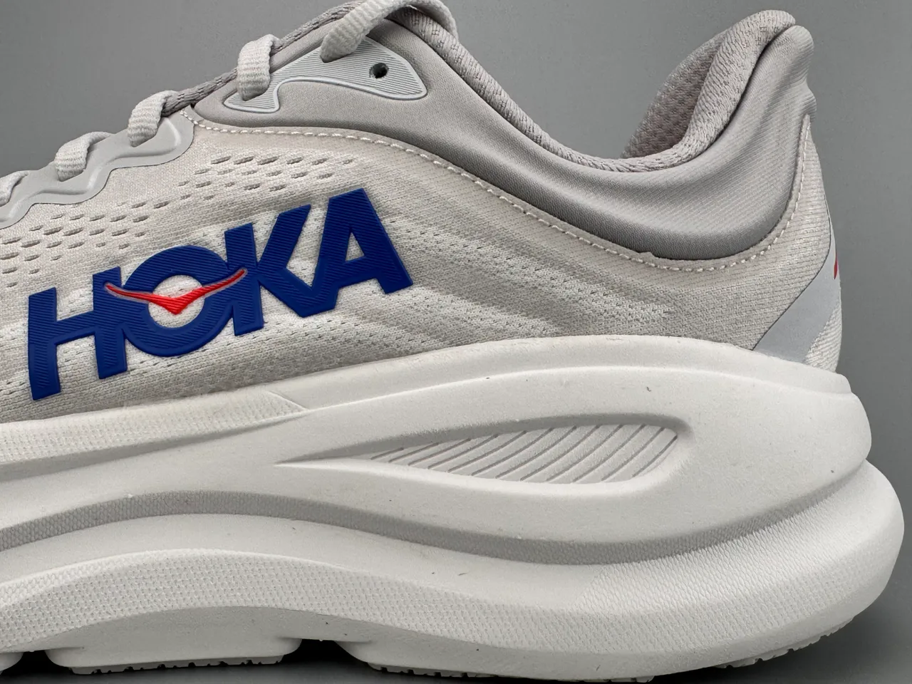 Hoka 灰白 极致缓震 工程网面 跑鞋 7