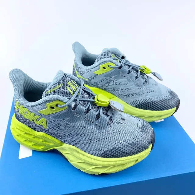 Hoka violet rose, upper de knit ingénieril supérieur, midsole chunky cushionée, chaussures de course 9