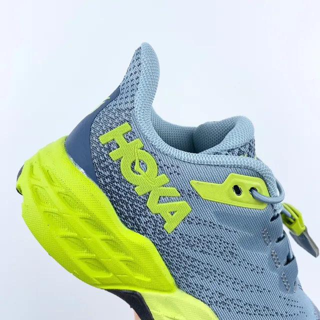 Hoka violet rose, upper de knit ingénieril supérieur, midsole chunky cushionée, chaussures de course 11