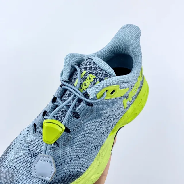 Hoka violet rose, upper de knit ingénieril supérieur, midsole chunky cushionée, chaussures de course 15