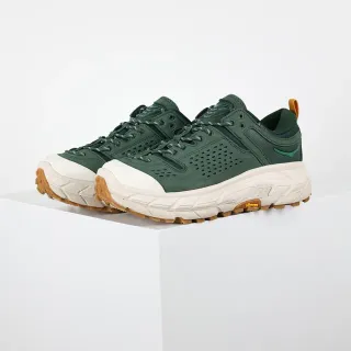 Hoka Speedgoat हरा भूरा छिद्रित ऊपरी ऑफ-व्हाइट मिडसोल रनिंग जूते