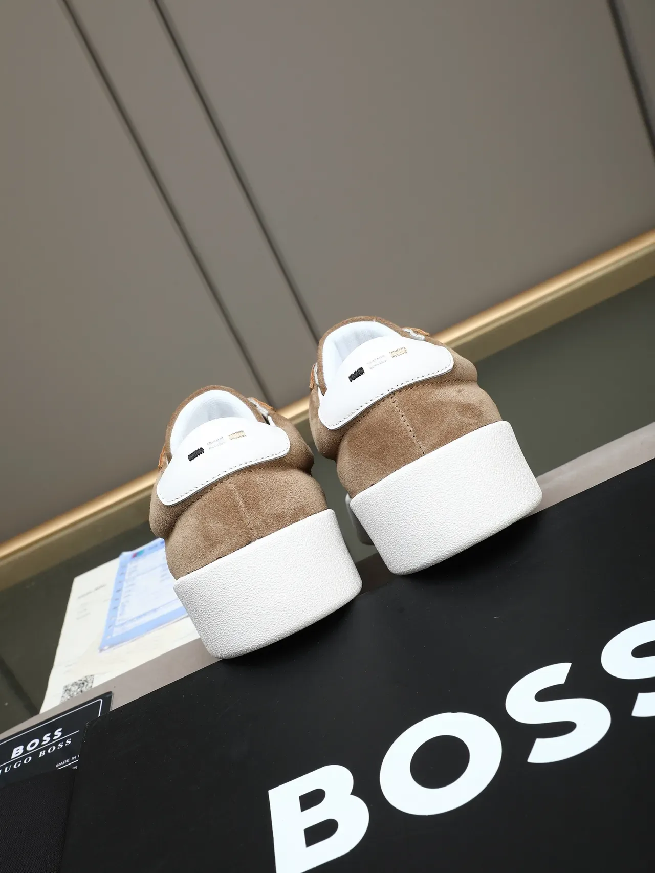 Hugo Boss 米色麂皮和皮革平台休闲运动鞋 3