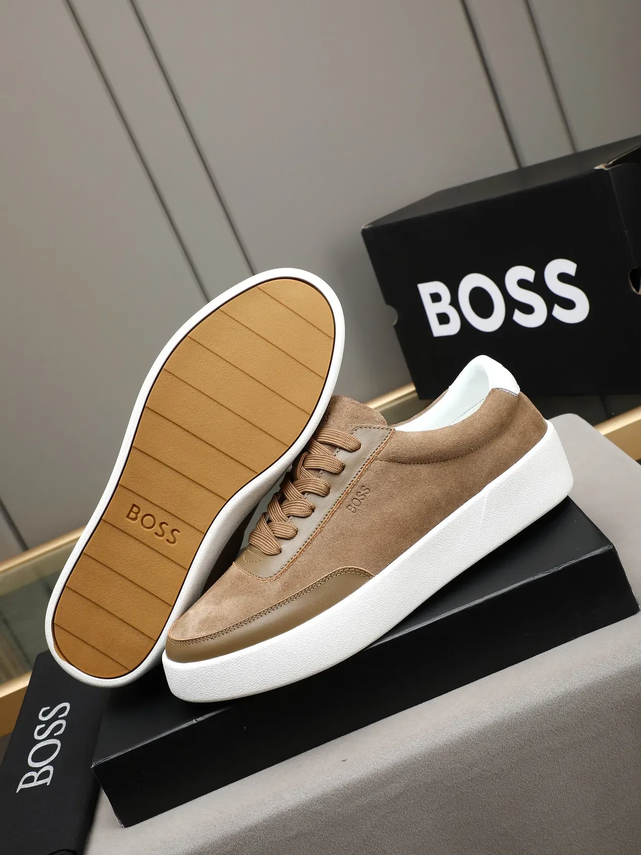 Hugo Boss 米色麂皮和皮革平台休闲运动鞋 4