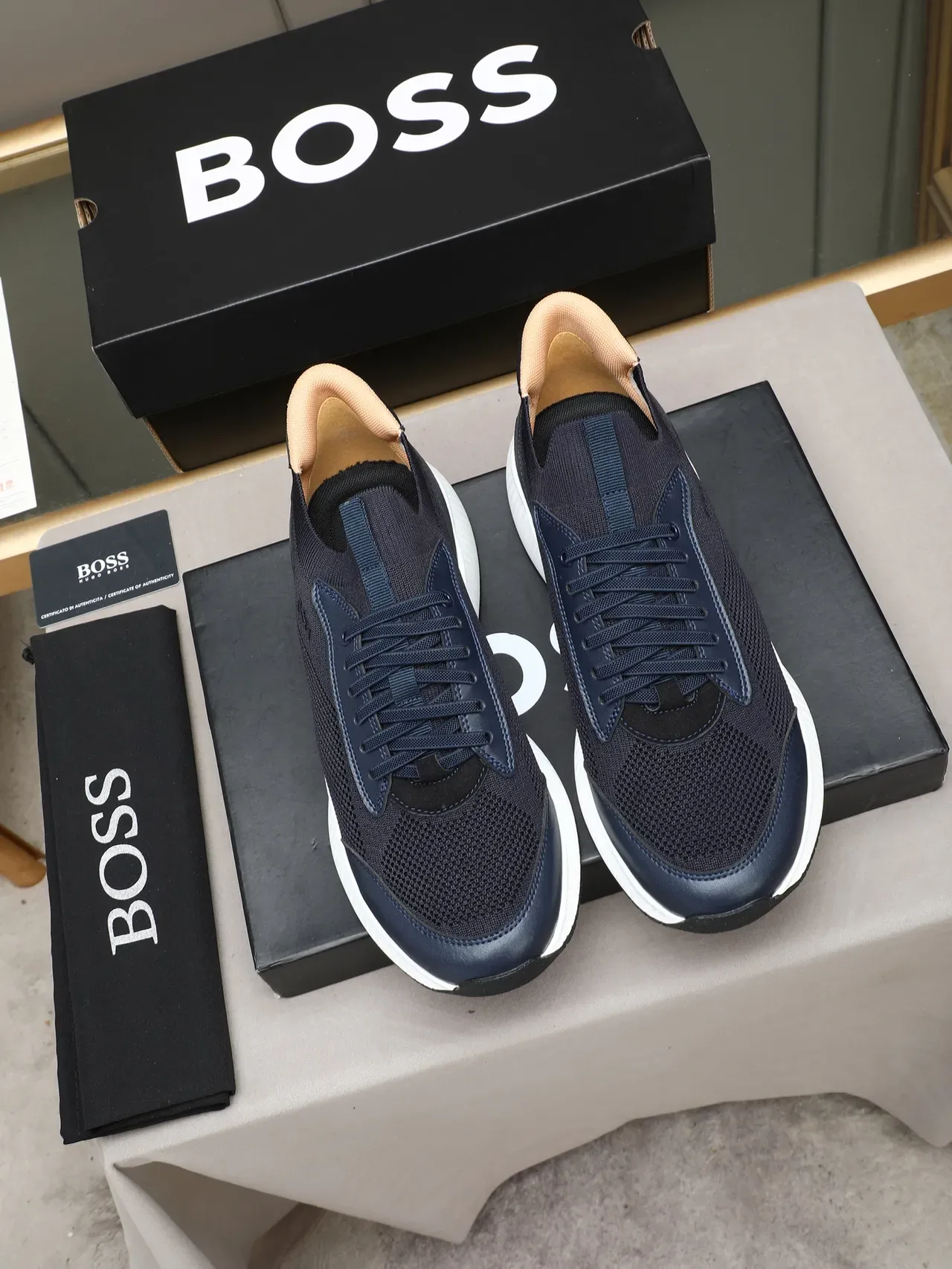 Hugo Boss حذاء رياضي نمط حياة لون أزرق بحري أبيض، وجه علوي من الخيط والصناعي، كولار نوع الجورب 2