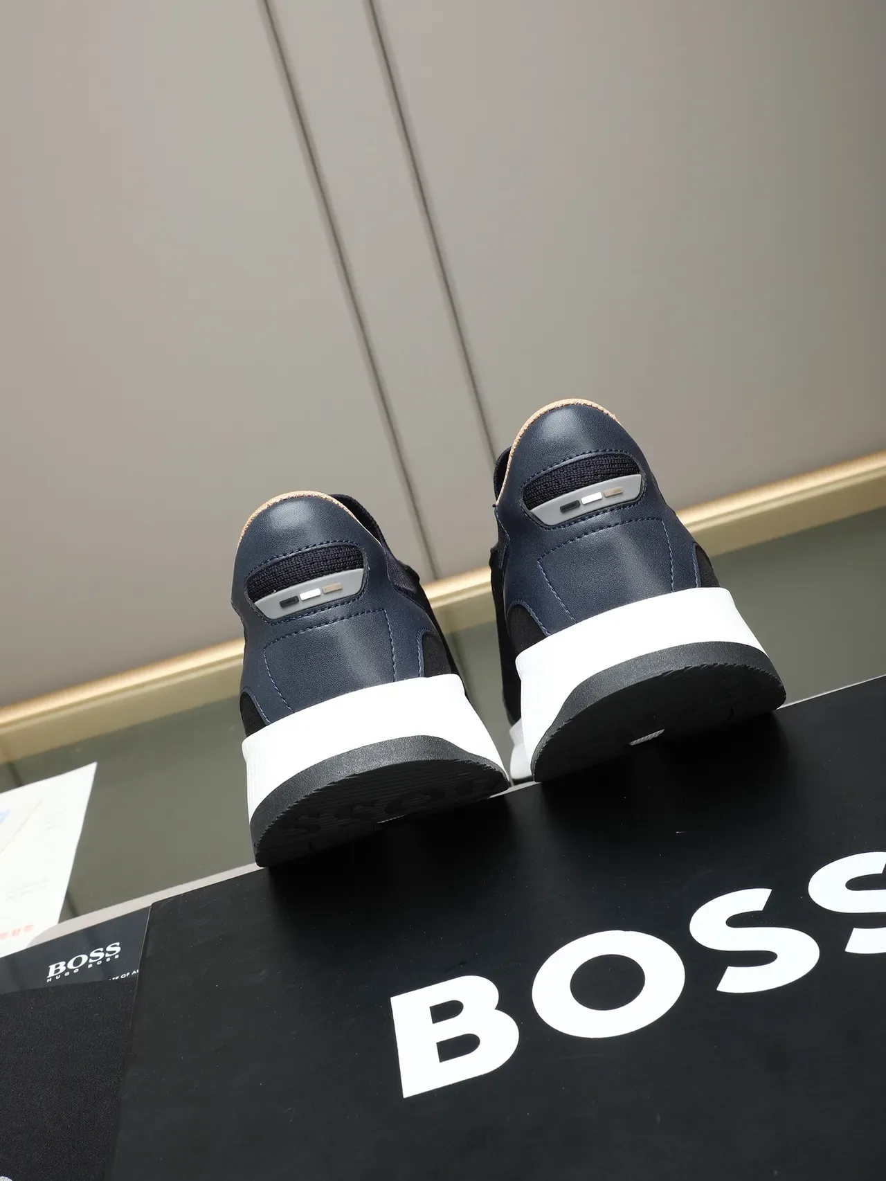 Hugo Boss حذاء رياضي نمط حياة لون أزرق بحري أبيض، وجه علوي من الخيط والصناعي، كولار نوع الجورب 3