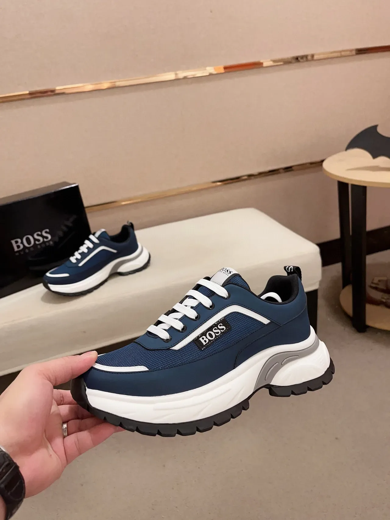 Hugo Boss Sneakers Chunky Navy com sola branca e upper de malha e sintético 4