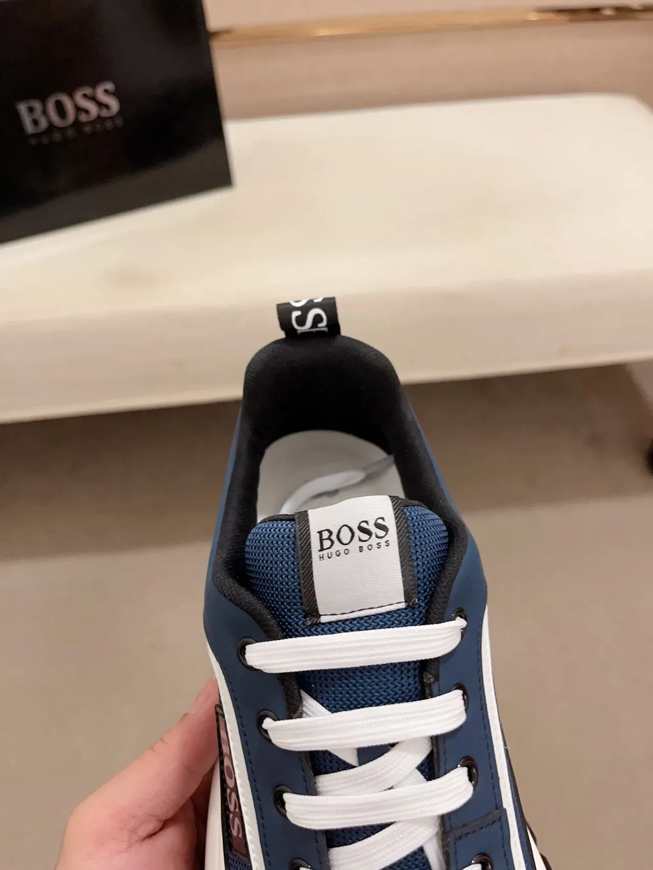 Hugo Boss Sneakers Chunky Navy com sola branca e upper de malha e sintético 7
