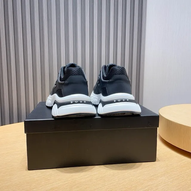 Hugo Boss Runner tênis pretos e brancos grossos 7