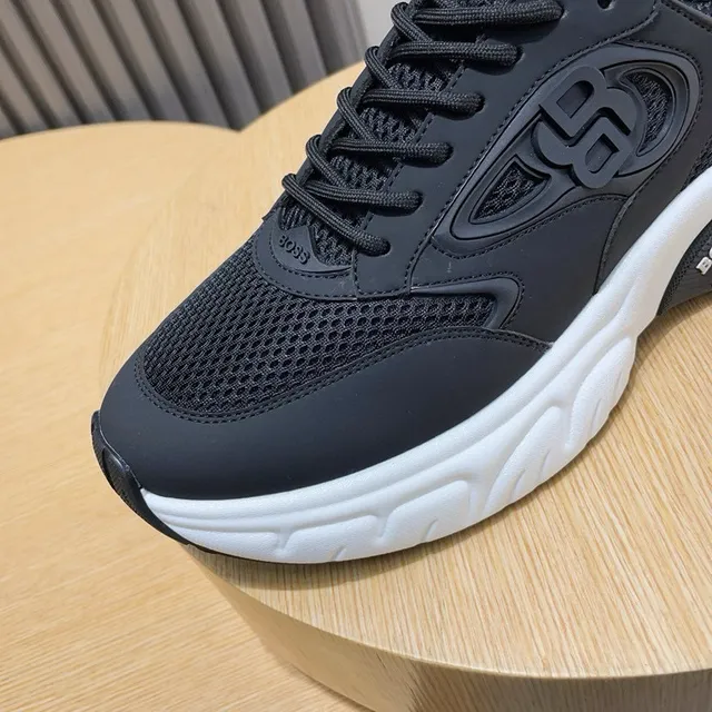 Hugo Boss Runner tênis pretos e brancos grossos 8