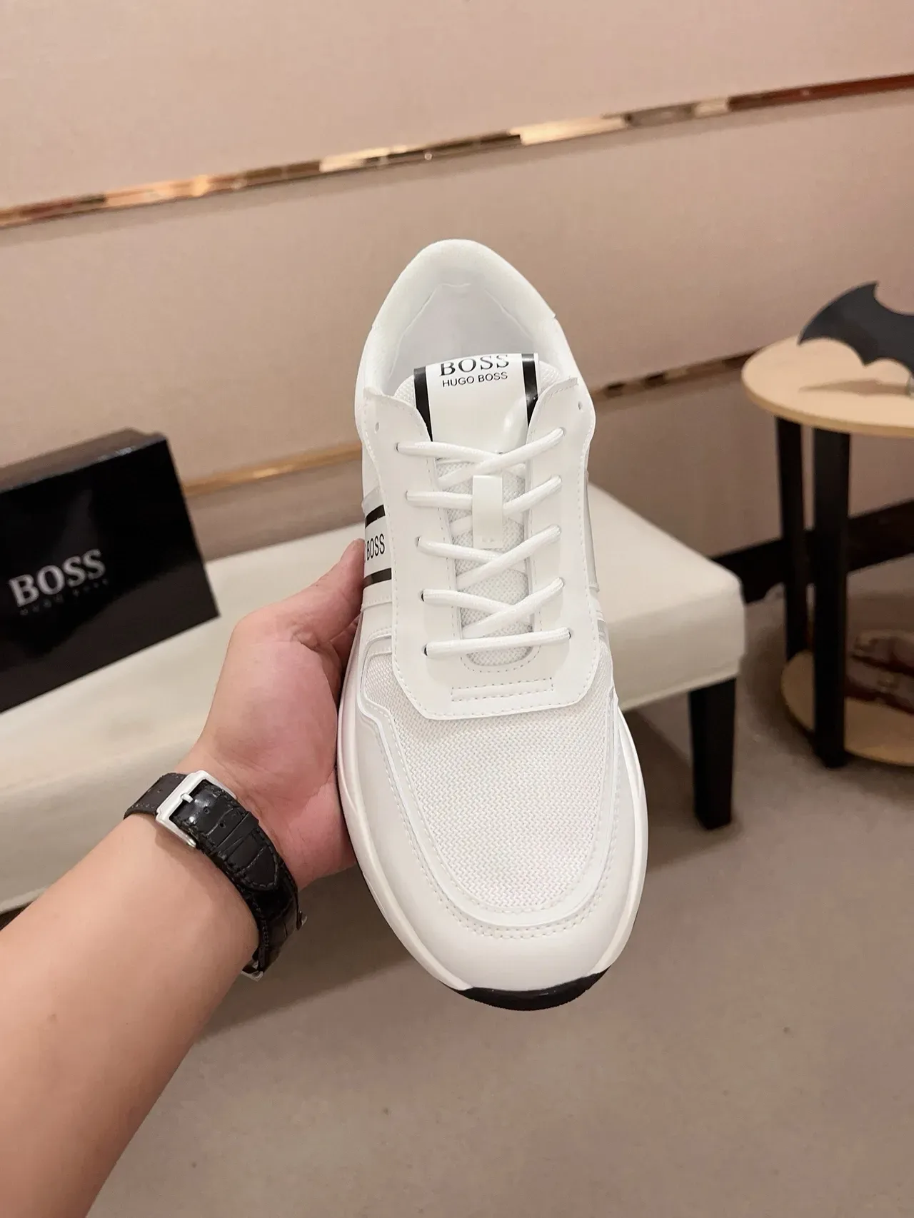 Hugo Boss সাদা এবং কালো স্ট্রাইপ লাইফস্টাইল স্নিকার 2