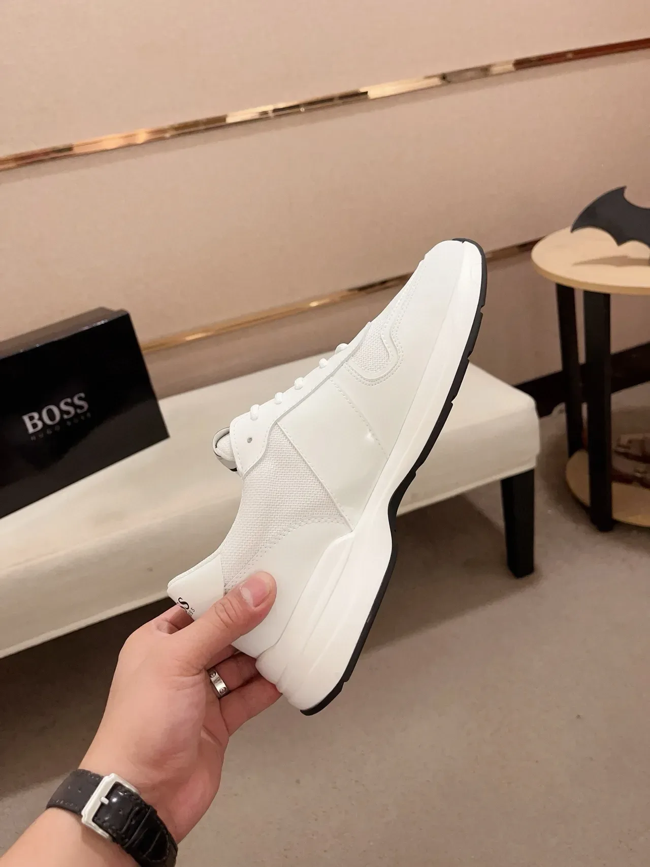 Hugo Boss সাদা এবং কালো স্ট্রাইপ লাইফস্টাইল স্নিকার 5