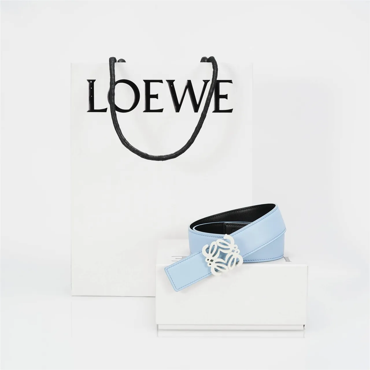Loewe Anagram Belt 浅蓝色光滑皮革腰带 2