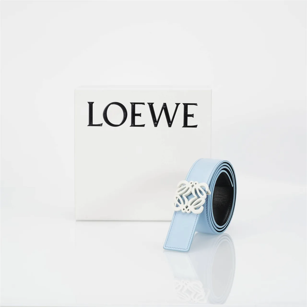 Loewe Anagram Belt 浅蓝色光滑皮革腰带 3