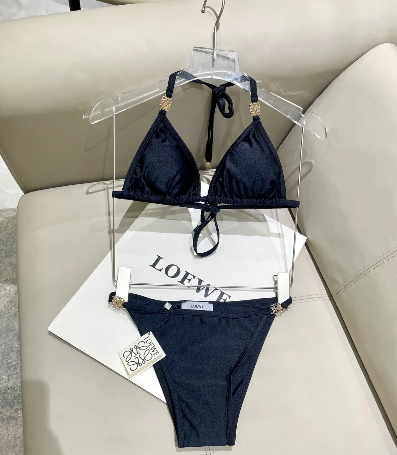 Loewe Anagram noir et or col halter lien dans le dos maillot de bain 7