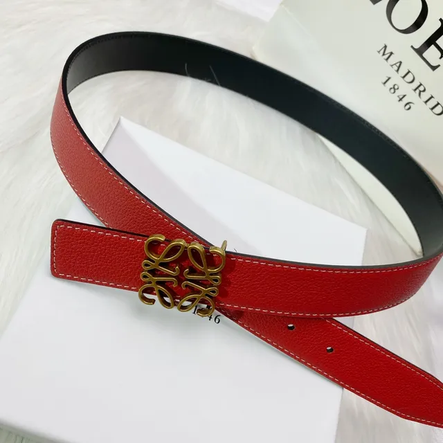 Loewe Anagram Cinturón de cuero rojo y negro texturizado granulado con hebilla de tono dorado 3