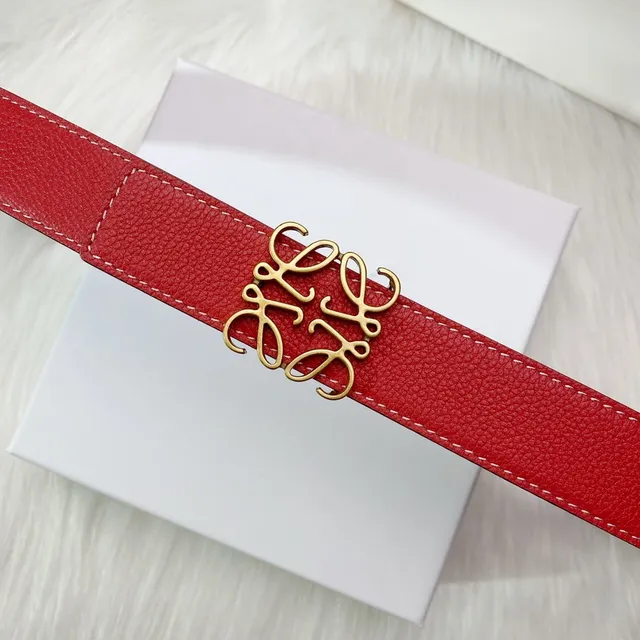 Loewe Anagram Cinturón de cuero rojo y negro texturizado granulado con hebilla de tono dorado 6