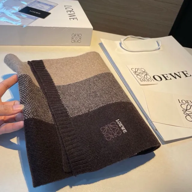 Loewe Brown Beige Block-Color Intarsia Knit Embroidered Anagram Logo Scarve 1