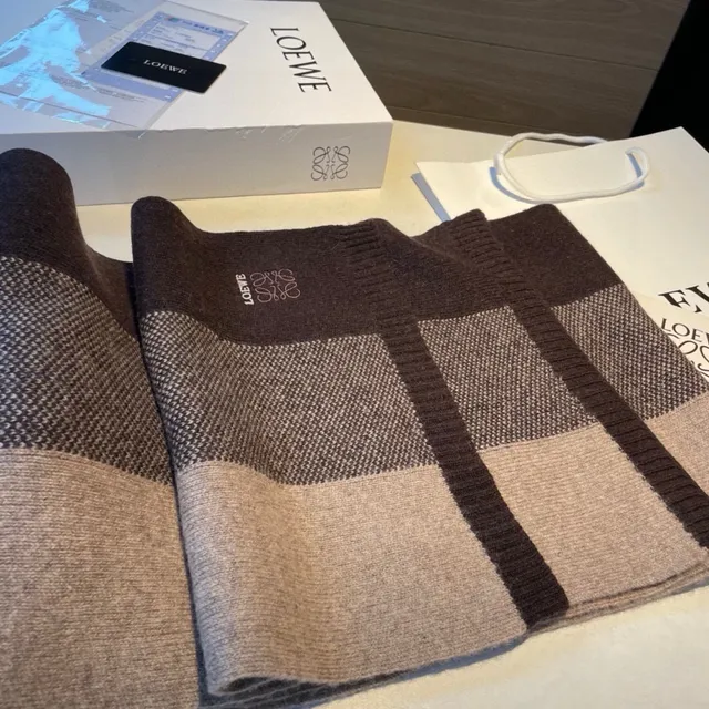 Loewe Brown Beige Block-Color Intarsia Knit Embroidered Anagram Logo Scarve 9