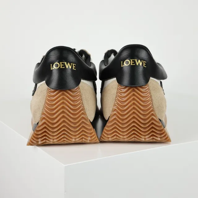 Loewe Flow Runner Beige Black Gum 生活方式运动鞋 8