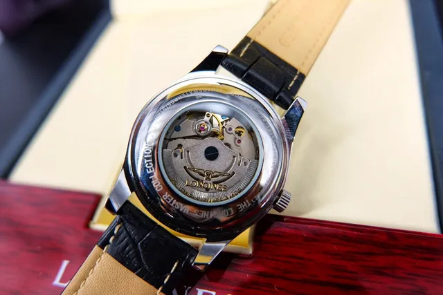 Longines Montre Classique de Soirée Noire et Blanche avec Boîtier de Tono Argenté et Mécanique 3