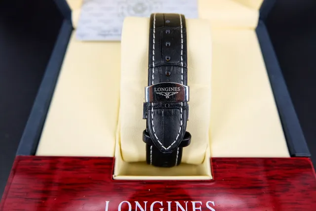 Longines Montre Classique de Soirée Noire et Blanche avec Boîtier de Tono Argenté et Mécanique 5